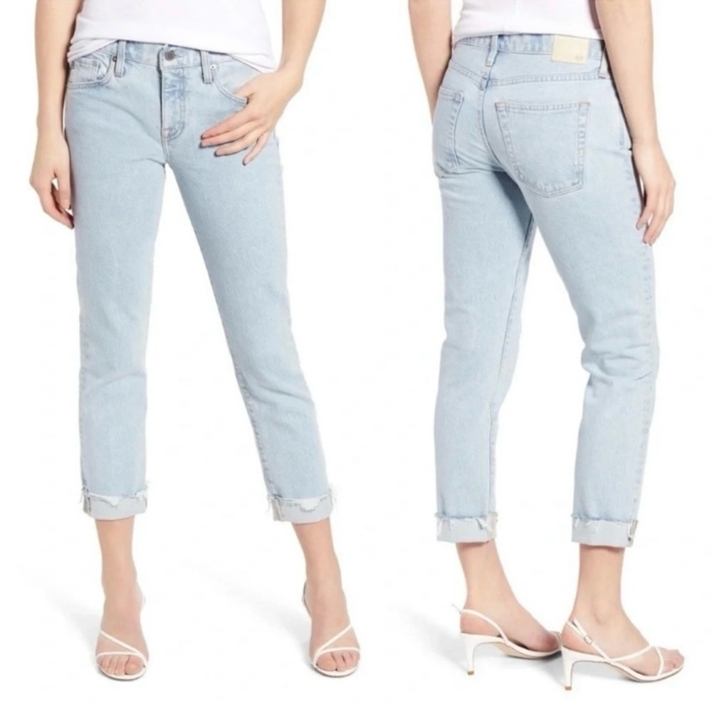 Light Wash Women's Cropped Straight Jeans